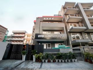 Townhouse Unitech Cyber Park Gurgaon Near Omaxe Celebration Mall - Gurgaon - 2