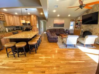 FC29 Slopeside Bretton Woods Resort cottage with upscale stylings cozy decor tons of space AC - Carroll - 9