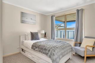 Charming Coastal Cottage-Steps Away from the Beach - 6