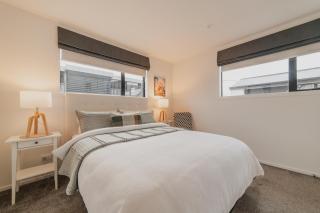 Bright City Base - 1Bed Kitchen Outdoor Space - Christchurch - 5