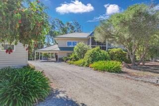 Paro's Landing - Riverfront Holiday Home Echuca - 5