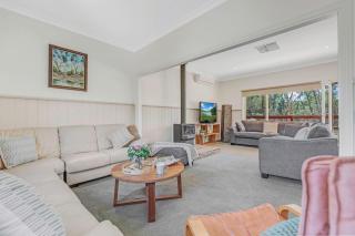 Paro's Landing - Riverfront Holiday Home Echuca - Wharparilla - 3