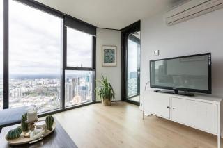 1BR Central CBD High Rise Unit! - 6