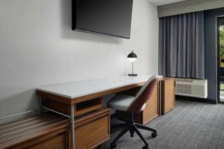 Courtyard by Marriott Stockton - Stockton - 3