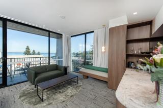 The George - 2