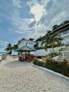 Beachfront Hostel - 4