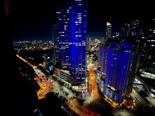 Glamorous Fully Equipped 1BR staycation in Makati - Manila - 5