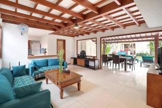 Super Value 4 Bedroom, Walk To Bintang Supermarket - Seminyak - 2