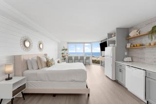 FANTASTIC FULLY RENOVATED Beach Front Condo - Incredible View - Top of the Gulf 321 - Panama City Beach - 8