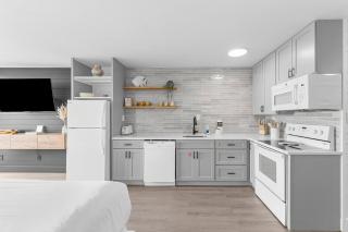 FANTASTIC FULLY RENOVATED Beach Front Condo - Incredible View - Top of the Gulf 321 - Panama City Beach - 5