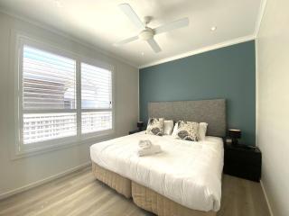 Azure Tides at Caves Beach Villas - Caves Beach - 1