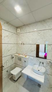 Grand Sparrow Inn - Agra - Agra - 9