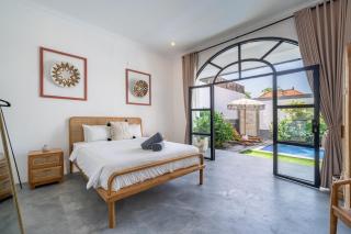 Tranquil 3BR Villa with Rice Views - Canggu - 0