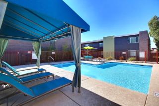 2 Bed 1 Bath Quiet Apartment Central Location in Phoenix - Phoenix - 0