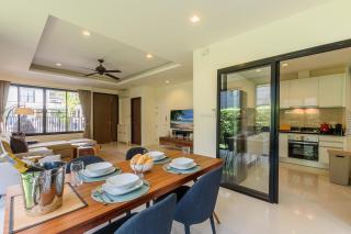 Laguna Park Townhouse by Villacarte - - 5