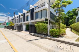 Laguna Park Townhouse by Villacarte - - 3