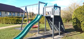 Family Garden House with Free Private Parking & Playground - 5