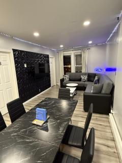 Elegant 3 Bedroom Condo near EWR, NJ Transit & NYC - Unit 4 - Elizabeth - 0