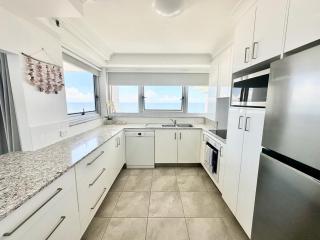 Beachfront 16th Floor, Ocean Views Talisman - Gold Coast - 1