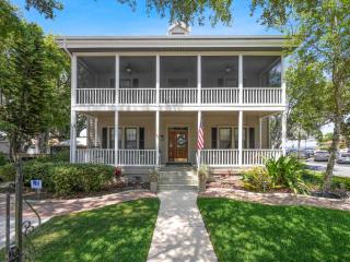 Downtown Historic Victorian Steps to Clay Theatre - Green Cove Springs - 0