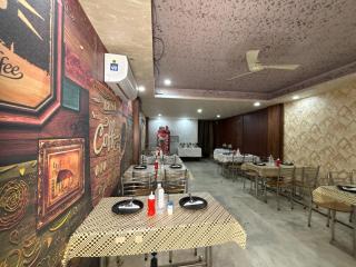 Hotel Aerocity Inn plaza - 6