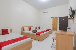RedDoorz near Universitas Siliwangi Tasikmalaya - 8
