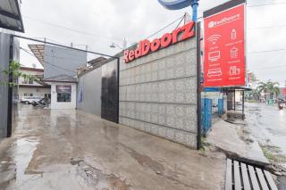 RedDoorz near Universitas Siliwangi Tasikmalaya - Tasikmalaya - 4