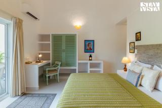 StayVista at Villa Paradiso - Private Pool, Wi-Fi - Mandrem - 3
