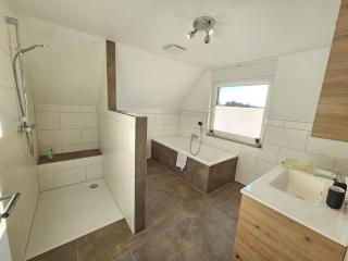 EcoCube Apt Nr2 mit Terasse und Badewanne - - 3