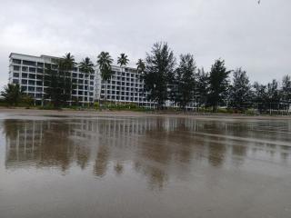 Ang Roxy Beach - 8