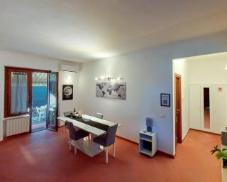 Comodo appartamento con 2 giardini e vasca idromassaggio - Florence - 8