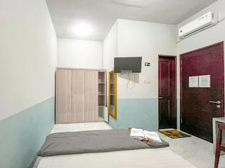 Kusuma Guest House Jombang RedPartner near Station Jombang - Jombang - 9