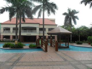 2 BR Loft Type Bright Family Friendly Apartment in Mnl - Manila - 9