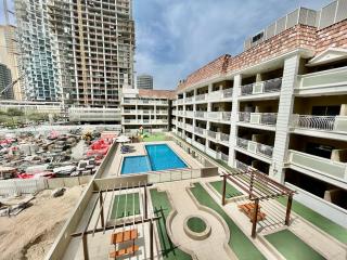 Homes2Retreat - Serene 2BR Getaway with Stunning Views - 8