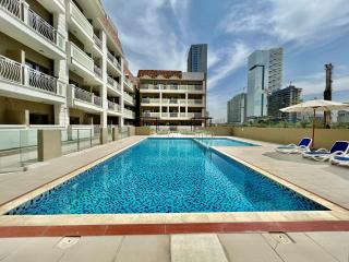 Homes2Retreat - Serene 2BR Getaway with Stunning Views - 7