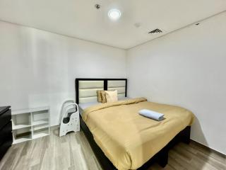 Homes2Retreat - Serene 2BR Getaway with Stunning Views - 3