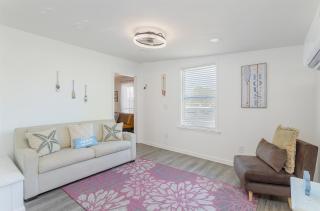 Beachside Bliss - Breakfast, Walk to Schooners, Sleeps 15, Fenced Privacy - Panama City Beach - 1