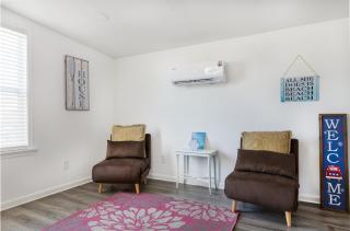 Beachside Bliss - Breakfast, Walk to Schooners, Sleeps 15, Fenced Privacy - Panama City Beach - 2