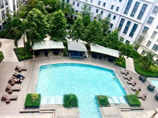 2 Bedroom Condo & Parking at 81 Newport Boulevard - Across NAIA Terminal 3 - Manila - 7