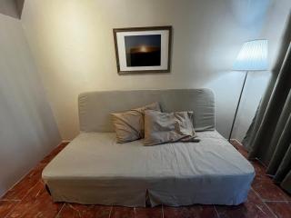 Burgos Circle - Parking, 200mbps net, & extra bed - Manila - 2