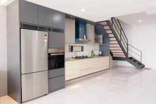 Cozy Seaview Duplex Apartment at Sunrise Gurney - George Town - 7