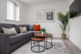 Freshly Renovated 4-bed 3 Floors Free Parking - Liverpool - 3