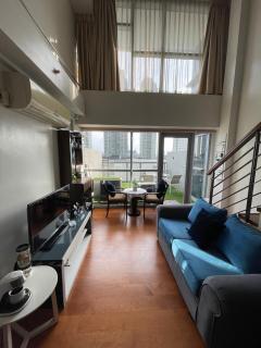 1BR Loft Unit with HUGE Balcony front of Greenbelt - Manila - 6