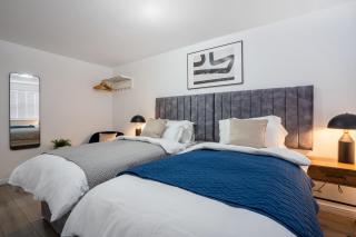 Freshly Renovated 4-bed 3 Floors Free Parking - Liverpool - 2