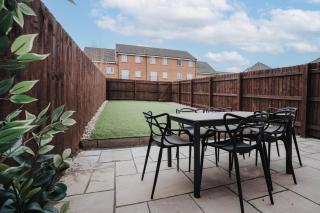 3-storey Balcony Patio Garden Parking - Liverpool - 6