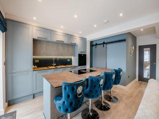 Queensway - Scarborough - 3