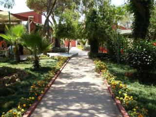 Club Golf Hotel Side - Side - 1