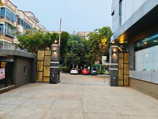 Luxury 3 bhk Apartment 15 mins from Kashi Vishwanath Temple - 0
