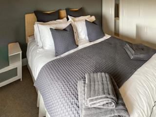 Holly Uk49254 - Althorne - 4