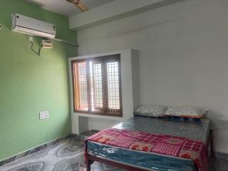 Tej Home Stays and Guest House - Miriālgūda - 1